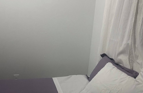 Clifton Apartment | Charming studio in lovely Clifton with WiFi, AC