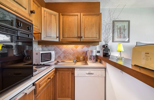 Le Planellet Apartment | Charming Studio Near Mont d'Arbois Slopes & Golf, Balcony, Sleeps 4, Pet-Friendly