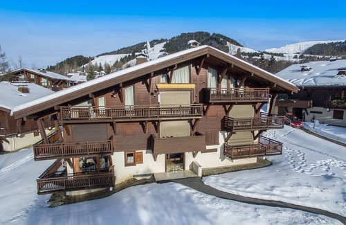 Le Planellet Apartment | Charming Studio Near Mont d'Arbois Slopes & Golf, Balcony, Sleeps 4, Pet-Friendly