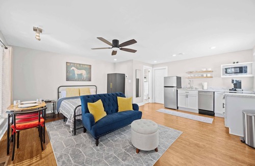 Bonnycastle Apartment | Charming Studio Stay in Vibrant Highlands Area