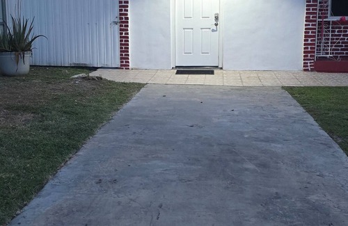 Old Seminole Heights Apartment | Charming studio with AC and WiFi in brilliant Tampa
