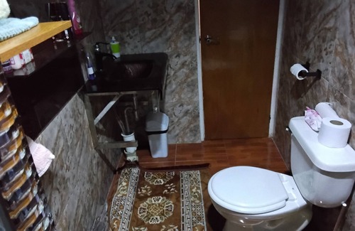 Caribbean Estates Bed & Breakfast | Charming Sunflower Place Bed and breakfast in Portmore with AC.& Beach close by