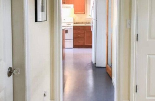 James Bay House | Charming Sunny Private House near the watern