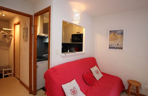 Mont-Dore Apartment | Charming T2 Apartment with Balcony, Parking, and WiFi Near Ski Shuttle and Thermes