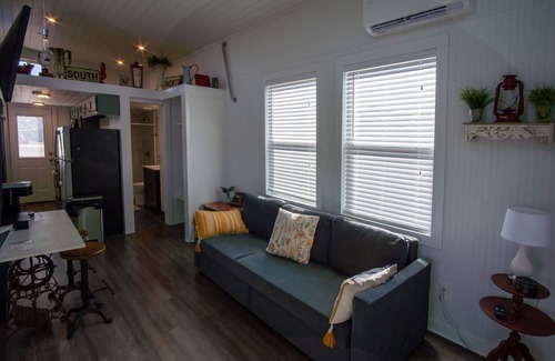 Lampasas House | Charming Tiny Home Near Lake & Hill Country Fun