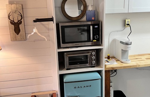 Sardis Cabin | Charming tiny house with AC in delightful Sardis Lake.