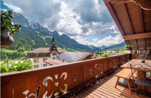 Rougemont Apartment | Charming Top floor 4 BR apartment 190m2 with amazing view