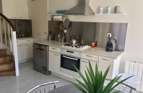 Benouville House | Charming Town House near the beaches of Normandy and Pegasus Bridge
