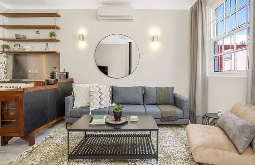 Bo'Kaap Apartment | Charming Townhouse In Vibrant Bo-kaap