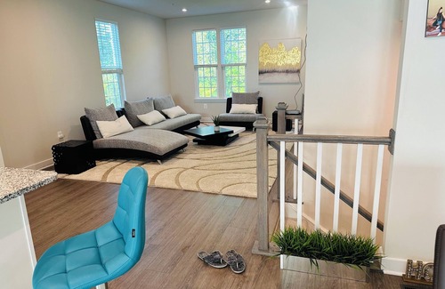 Landover House | Charming townhouse with 1 bedroom, 5 minutes drive to UM regional medical center