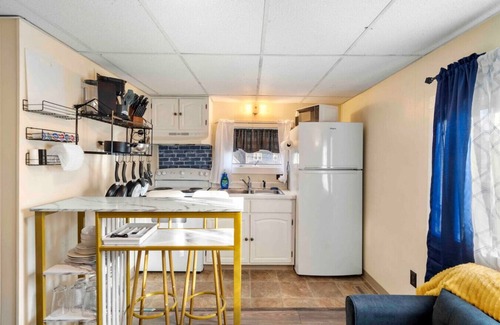 Dover Apartment | Charming & Tranquil ~ Near Downtown & River ~ Pkg!