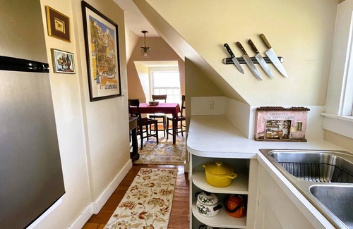 Newport East Apartment | Charming treetop apartment with ocean views & short walk to the beach