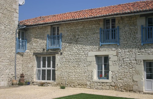 Princay House | Charming two bedroom cottage with 10m x 5m swimming pool near Richelieu