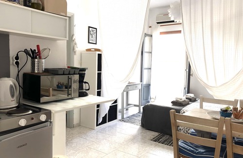 Paros Apartment | Charming two-room apartment for 4 in Parikia: 300 m from Livadia beach