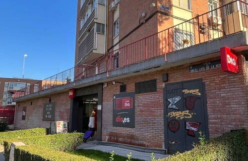 Hortaleza Apartment | Charming Urban Retreat | Ideal for 2 | Near IFEMA