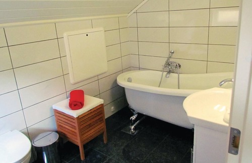 Gjesdal Apartment | Charming vacation apartment in picturesque surroundings.