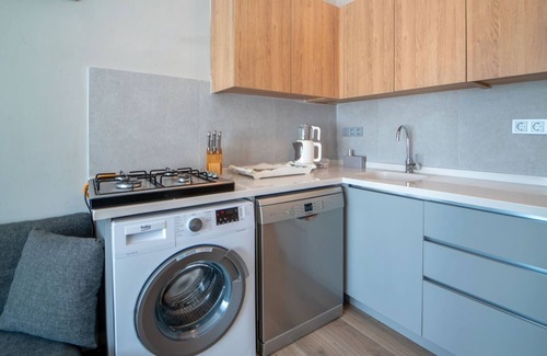 Meselik Apartment | Charming Vacation Flat w Pool, Garden in Mugla