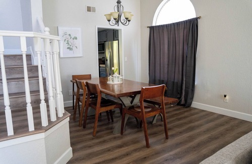 Nut Tree House | Charming Vacaville Escape – Cozy and Comfortable House