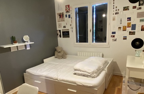 Fontaines-sur-Saone Villa | Charming villa with garden, private swimming pool and air conditioning near Lyon and the Saône river.