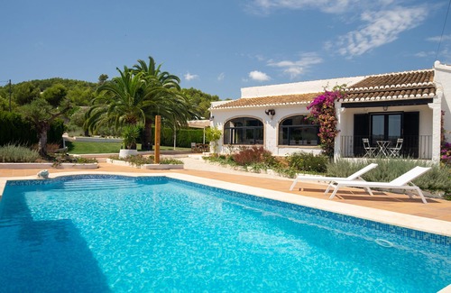 Javea Villa | Charming villa 3 Bedrooms, Private Pool, BBQ, Wifi, Airco, 5 min to beach
