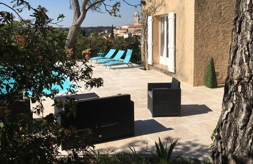 Fuveau House | Charming villa Furnished 2 bedrooms Winter November-April. 15 KM Aix en Provence
