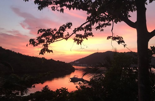 Busuanga House | Charming Villa & Garden with Sunset & Bay View