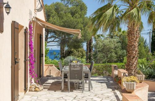 Les Issambres Villa | Charming villa in LES ISSAMBRES with SEA VIEW and swimming pool
