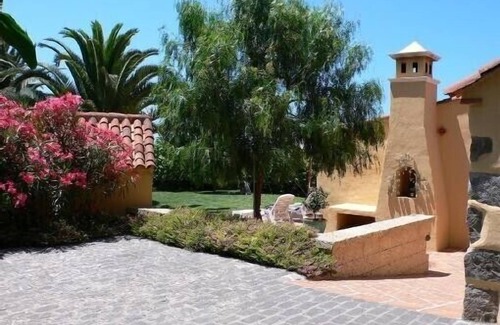 Los Silos Villa | Charming Villa with garden full of flowers located in Los Silos, north Tenerife