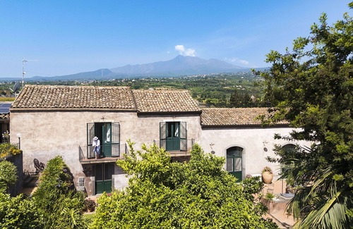 Coste House | Charming villa with pool, blossoming garden & view