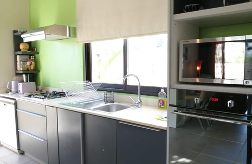 Albion Villa | CHARMING VILLA WITH SWIMMING POOL NEAR THE BEACH