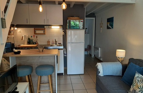 Capbreton Apartment | Charming Villa with Terrace, Close to Beach & Town Center, Sleeps 4