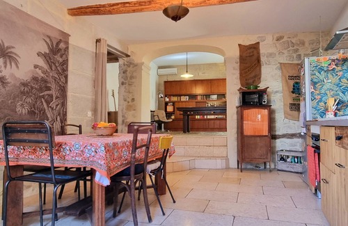 Boulbon House | Charming village Mas with garden