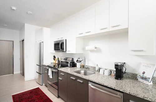 Fifth Ward Apartment | Charming Walker's Point Apt with Balcony