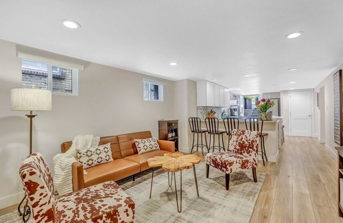 Washington Park West House | Charming Washington Park Getaway