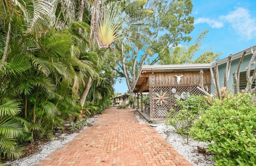 East Naples Apartment | Charming Waterfront Bungalow - only 2 miles to Olde Naples!