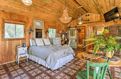 Midway Ski Chalet | Charming Waterfront Cottage Near Savannah