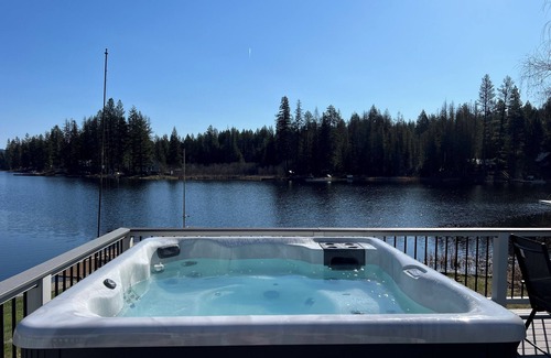 Newport House | Charming waterfront house in fantastic Newport with WiFi, AC