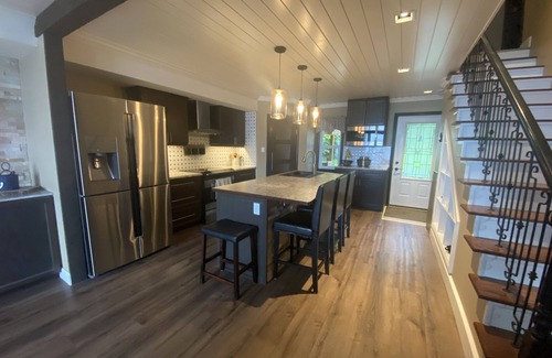 Frontenac Cottage | Charming waterside retreat located on Bob's Lake with games room!