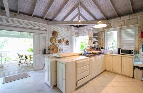 Merlin Bay House | Charming West Coast Cottage Near Beach