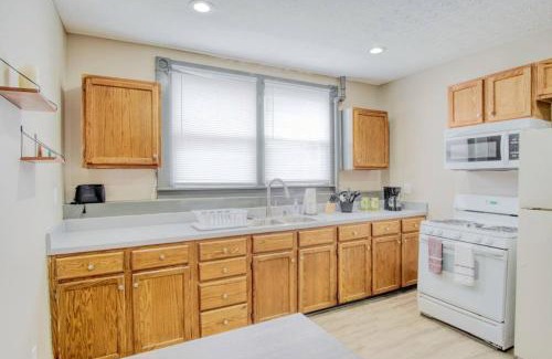 Windsor Park Apartment | Charming Windsor Park Stay 1br1ba W Workspace