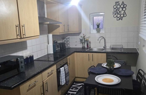 Wolverhampton Apartment | Charming Wolverhampton Apartment With Private Entrance