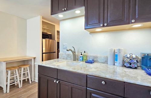 Diamond Head - Kapahulu - St. Louis Apartment | Charming10th Floor Cozy Studio w/Parking