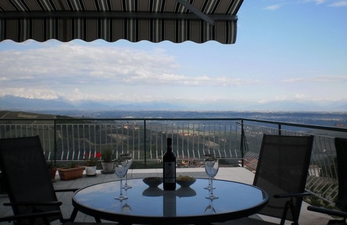 Dogliani Apartment | Charmingly restored apartment in Langhe-Roero. Stunning views!