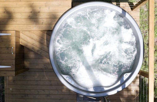 Chiddingstone Hoath Ski Chalet | Chartwell Luxury Dome