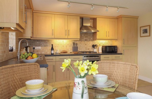 Bowland Bridge Cottage | CHASE VIEW, pet friendly, with a garden in Bowness-On-Windermere