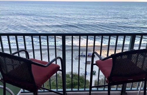 Myrtle Beach Condo | "Chasing Waves"-Oceanfront Luxury King Condo w/separate Living Room & the views