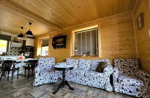 Zwardon House | Chata u Lampiarza