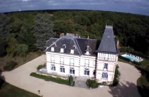 Cerdon House | Chateau 150kms south of Paris for 15 people