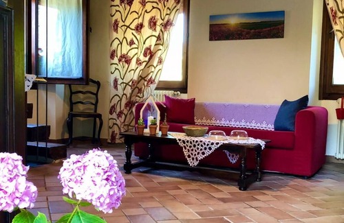 Novafeltria House | Chateau / Country House