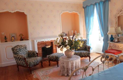 Mesnac House | Chateau De Mesnac